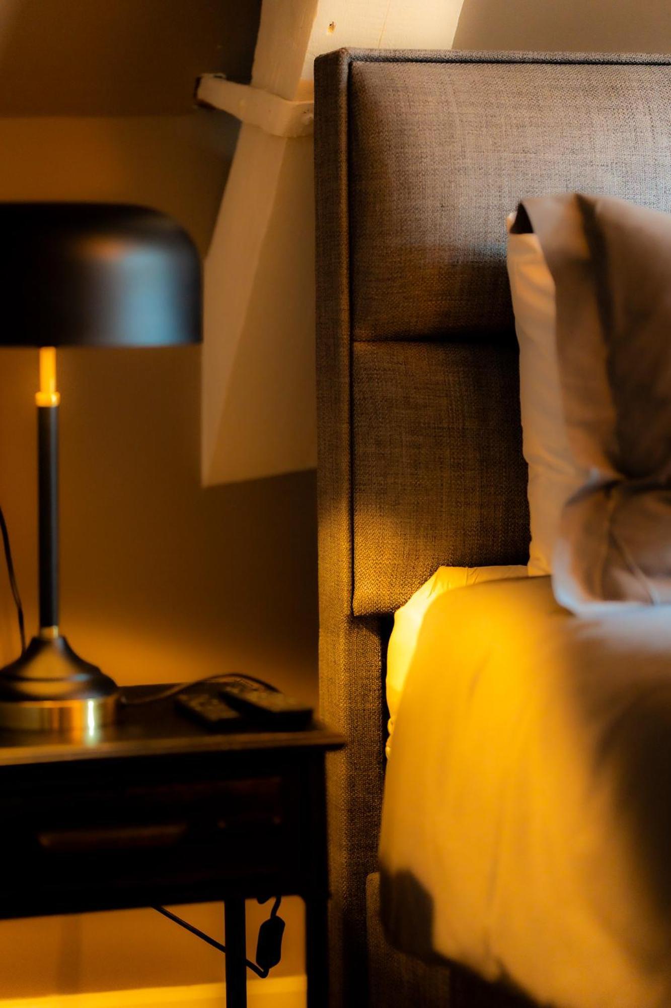 Hotel Grand Place มงส์ ภายนอก รูปภาพ