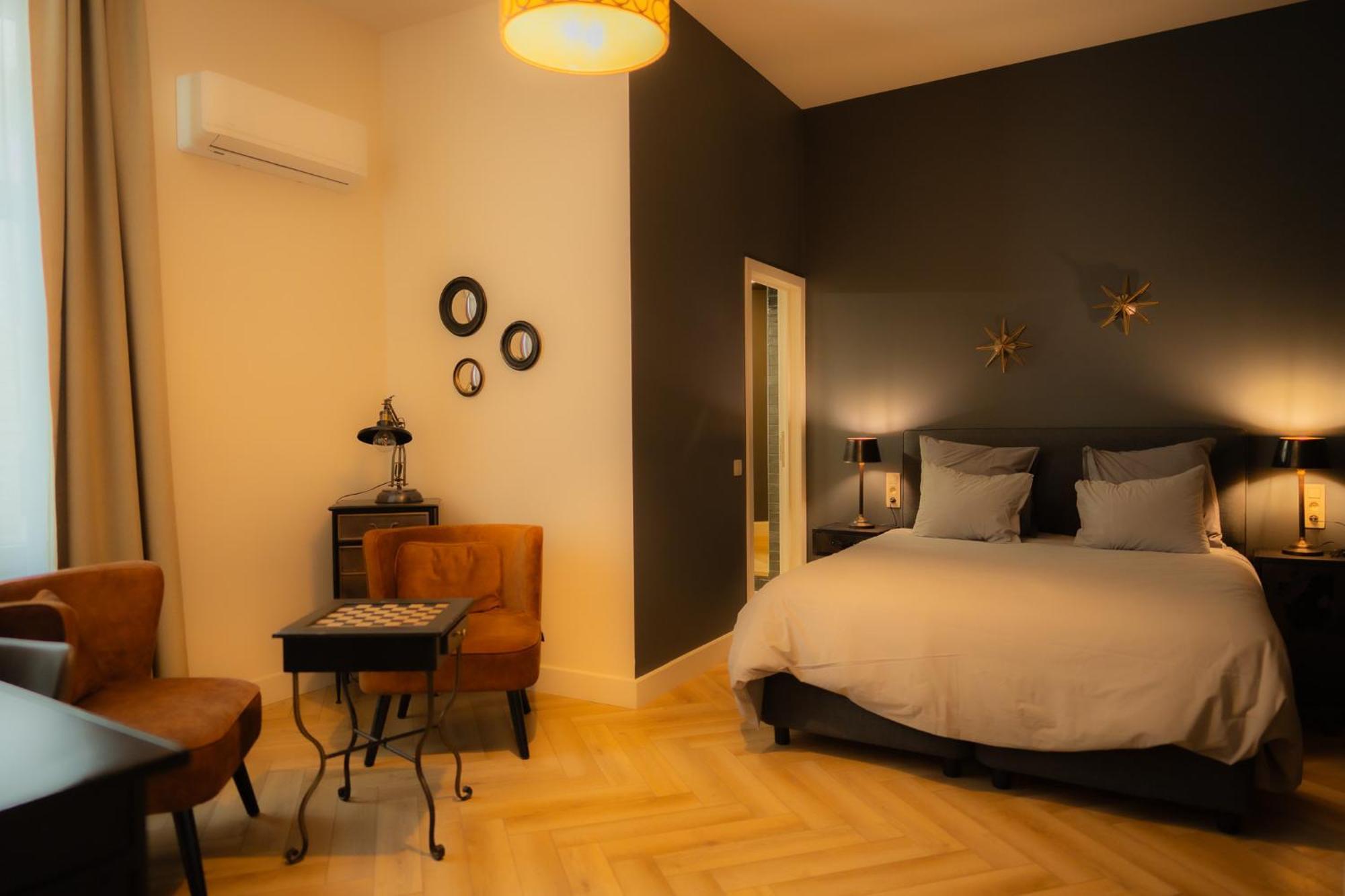 Hotel Grand Place มงส์ ภายนอก รูปภาพ